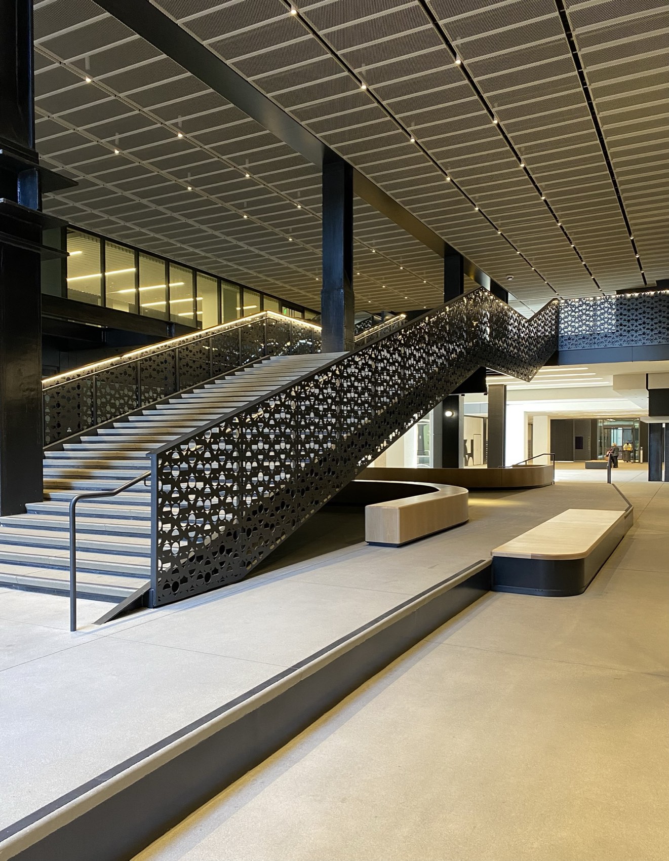 California Market Center (CMC) — photograph 8 of 27