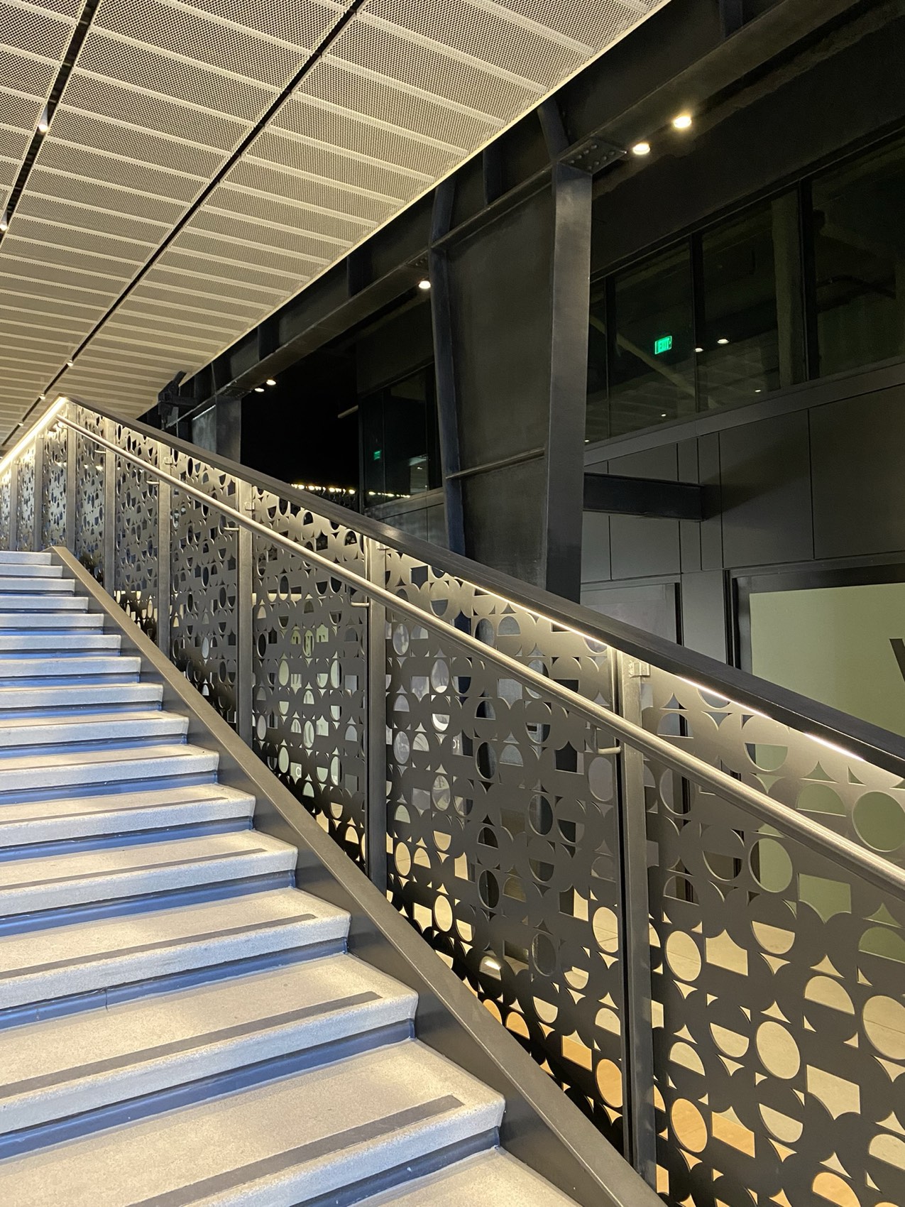 California Market Center (CMC) — photograph 10 of 27