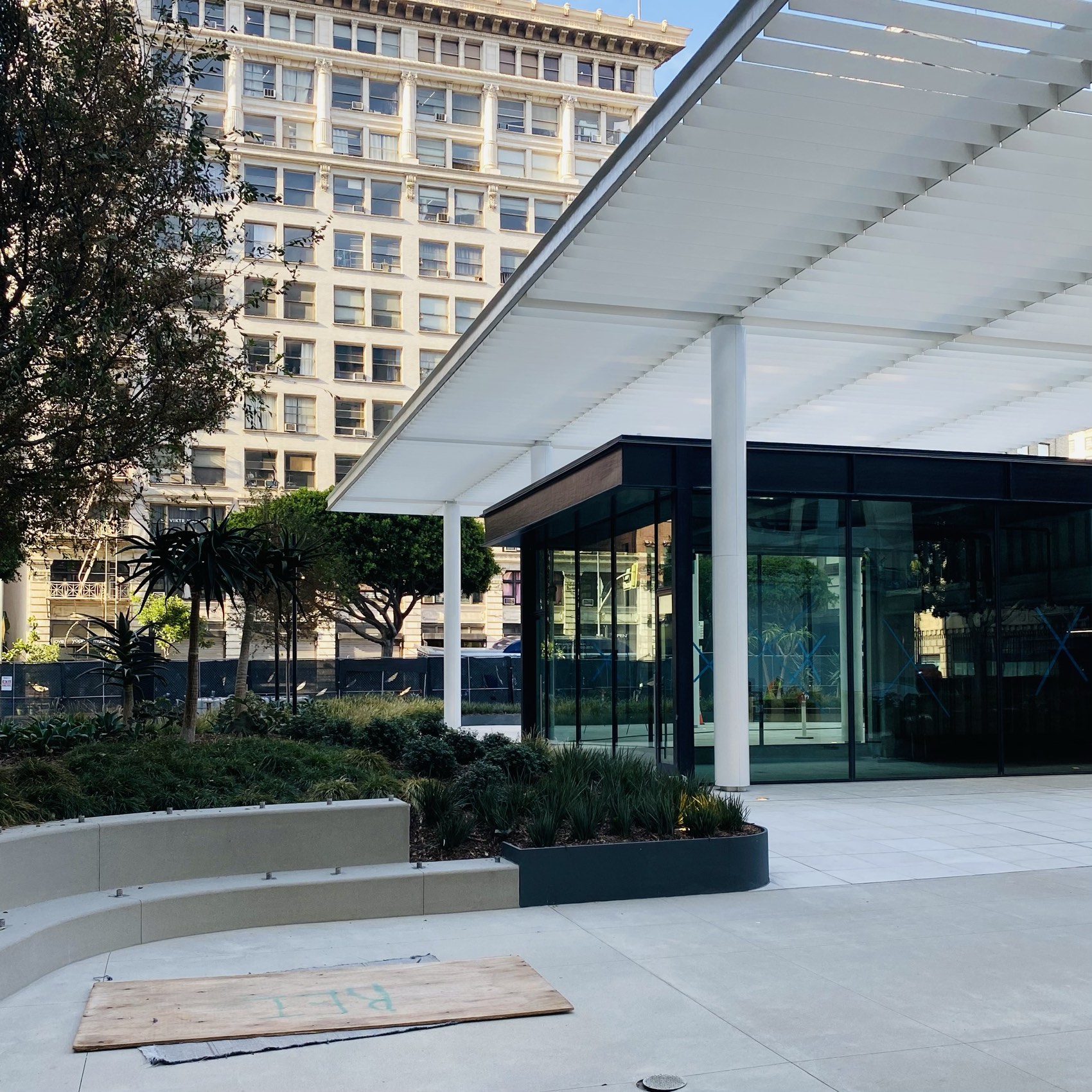 California Market Center (CMC) — photograph 20 of 27