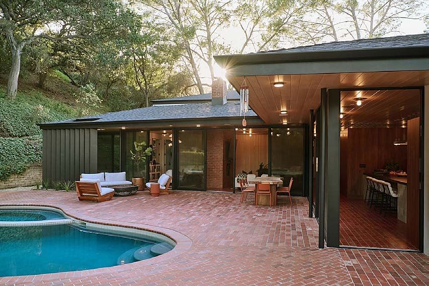 Fryman Canyon House — photograph 2 of 8
