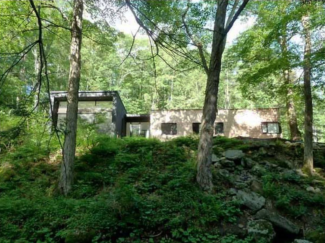 Cornwall Bridge Weekend House — photograph 2 of 10