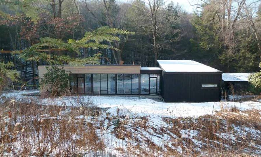 Cornwall Bridge Weekend House — photograph 4 of 10